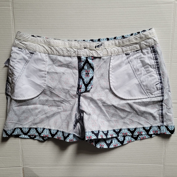 Crown & Ivy shorts size 12P mid rise preppy summer beach casual petite floral - Picture 4 of 13